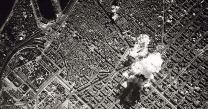 Bombardeando ciudad republicana