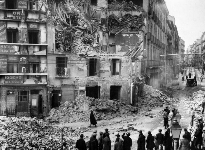 Plaza Anton Martín bombardeada